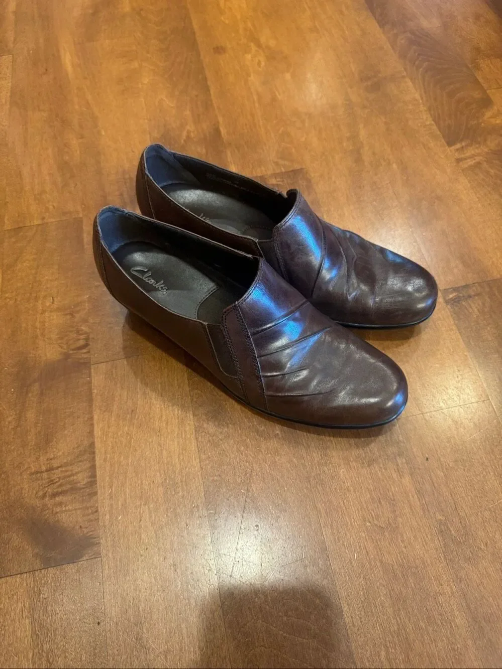 Clarks 89488 Women’s Size 10M Brown Leather Slip On Comfort Loafers